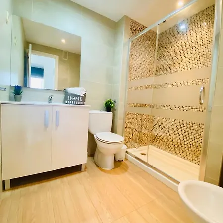 Cozy With Swiimming Pool En * سالو